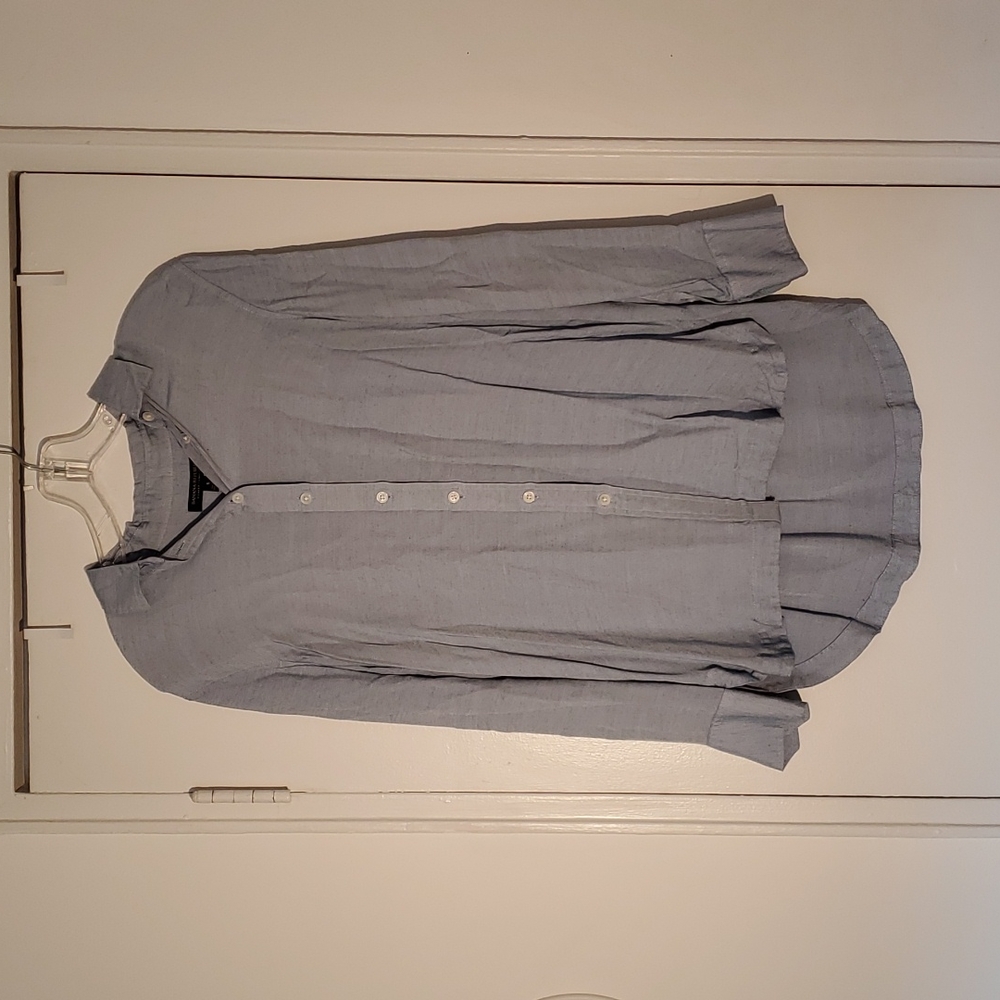 Banana Republic Women's Blue Button Down Shirt Size S